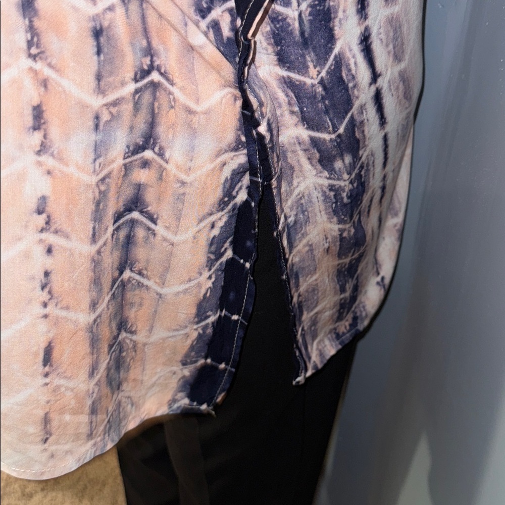 Olivaceous Tie-Dye Top - Size Medium - Picture 5 of 9